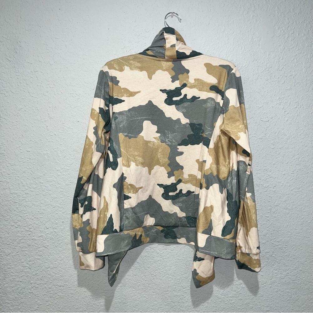 Mystree Zipped Collar Camo Jacket - Picture 5 of 9